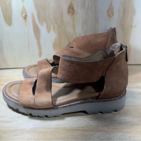 Bionica Tan Sandals Women’s Size 9.5 - Picture 1 of 9